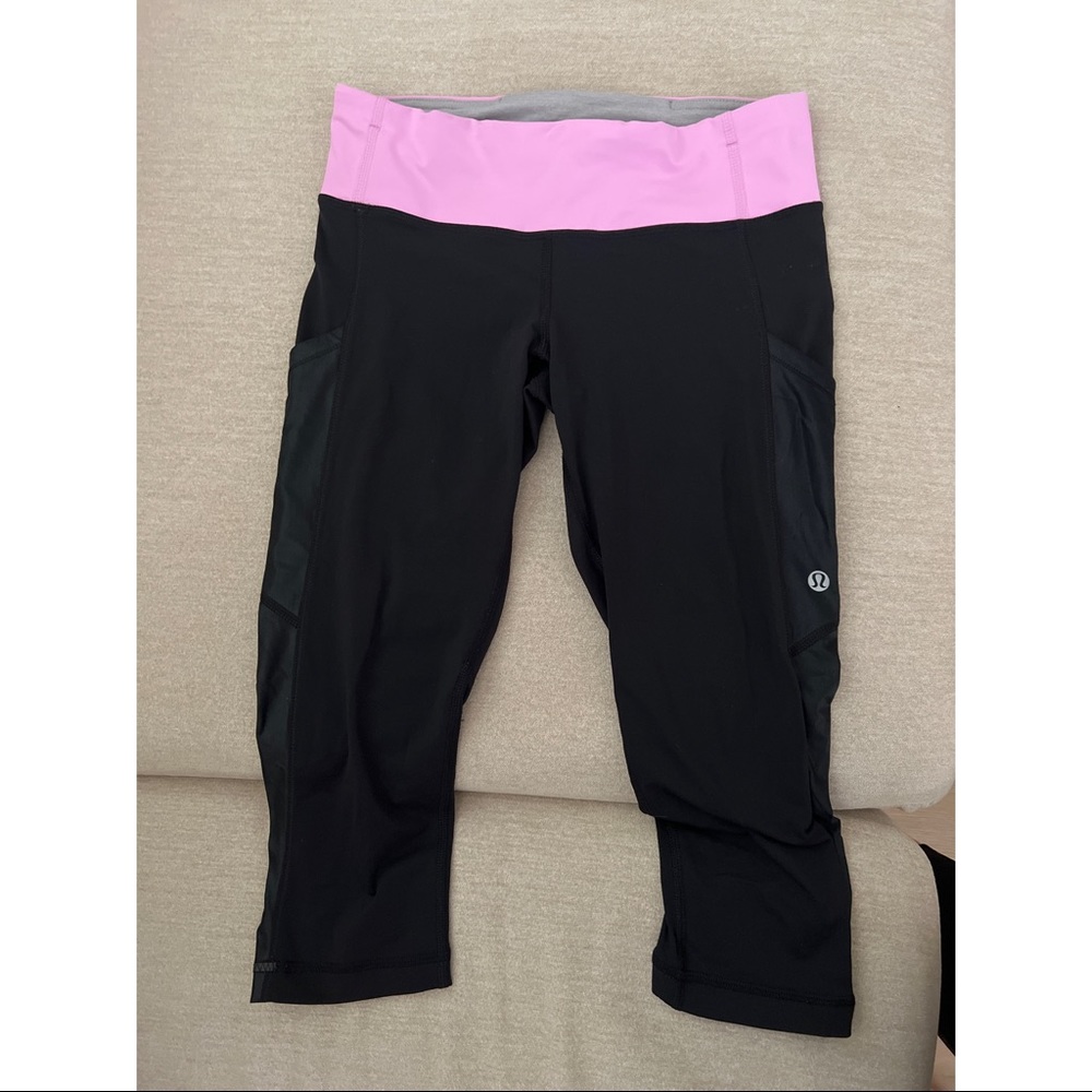 Lululemon Cropped Capri Leggings with Shiny pleather like material on sides